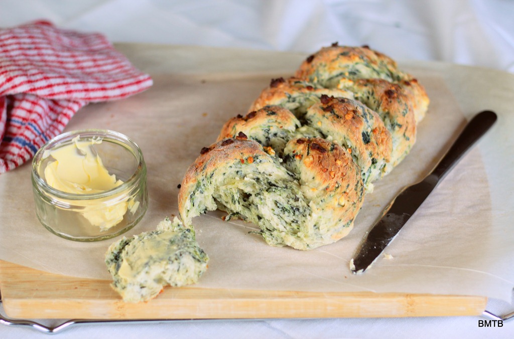 [Spinach%2520and%2520Feta%2520Plait%255B5%255D.jpg]
