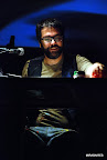 Liniers, el creador de Macanudo, en plena creación. Foto: Jorge Amado Group. Prdo: Mirabaires.