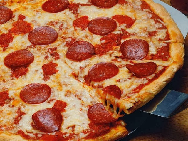 [Pizza-Wallpaper-pizza-6333801-1024-768%255B2%255D.jpg]