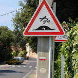 Vendargues: segni del GR, du chemin... e tra due curve c'è la pista x le BMX! Ma va'?