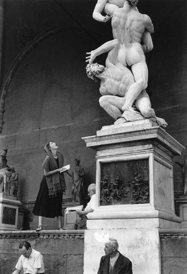 [Ruth_Orkin_Staring_at_the_Statue_Florence_1951%255B5%255D.jpg]
