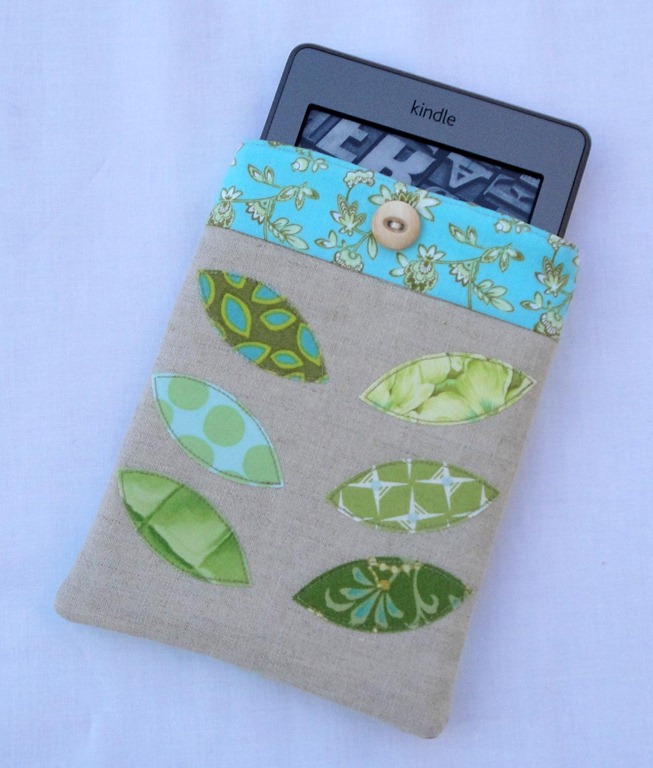 [1%2520leaves%2520on%2520linen%2520with%2520kindle%2520front%255B3%255D.jpg]