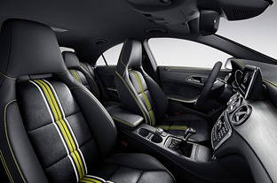 Mercedes-Benz CLA 250 Edition 1 Kosmosschwarz 2013 / Mercedes-Benz CLA 250 Edition 1 cosmos black 2013 Mercedes-Benz CLA 250 Edition 1 Kosmosschwarz 2013 / Mercedes-Benz CLA 250 Edition 1 cosmos black 2013
