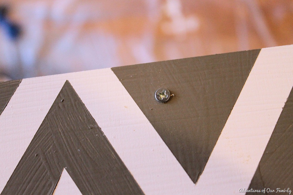 [drill%2520screw%2520into%2520stool%255B3%255D.jpg]