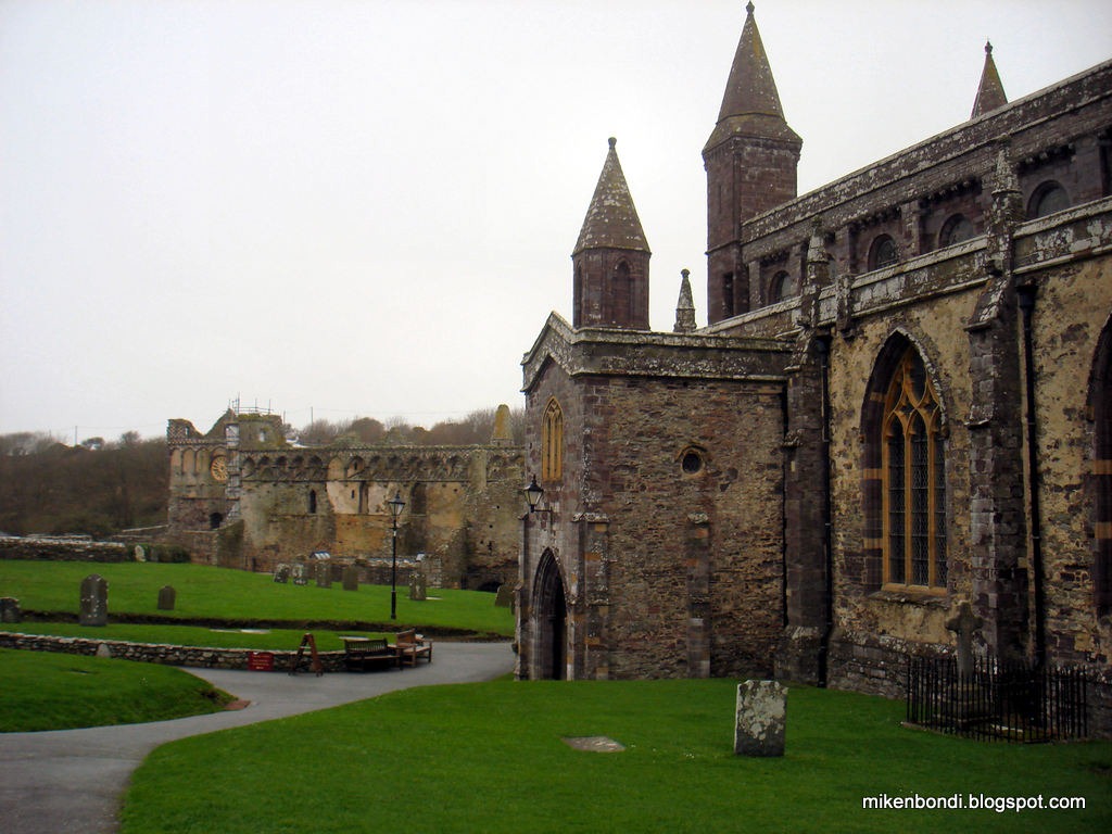 [St-Davids-Cathedral-Wales-13.jpg]
