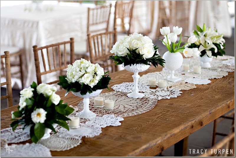lace-doilies-table-runner-wedding-ideas12