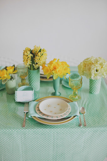 Yellow glassware adds a nice balance.