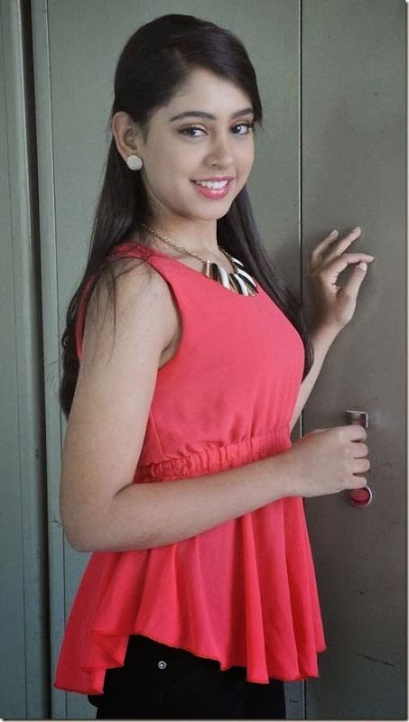 niti_taylor_stills