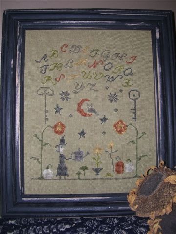[the%2520halloween%2520garden%2520framed%255B3%255D.jpg]