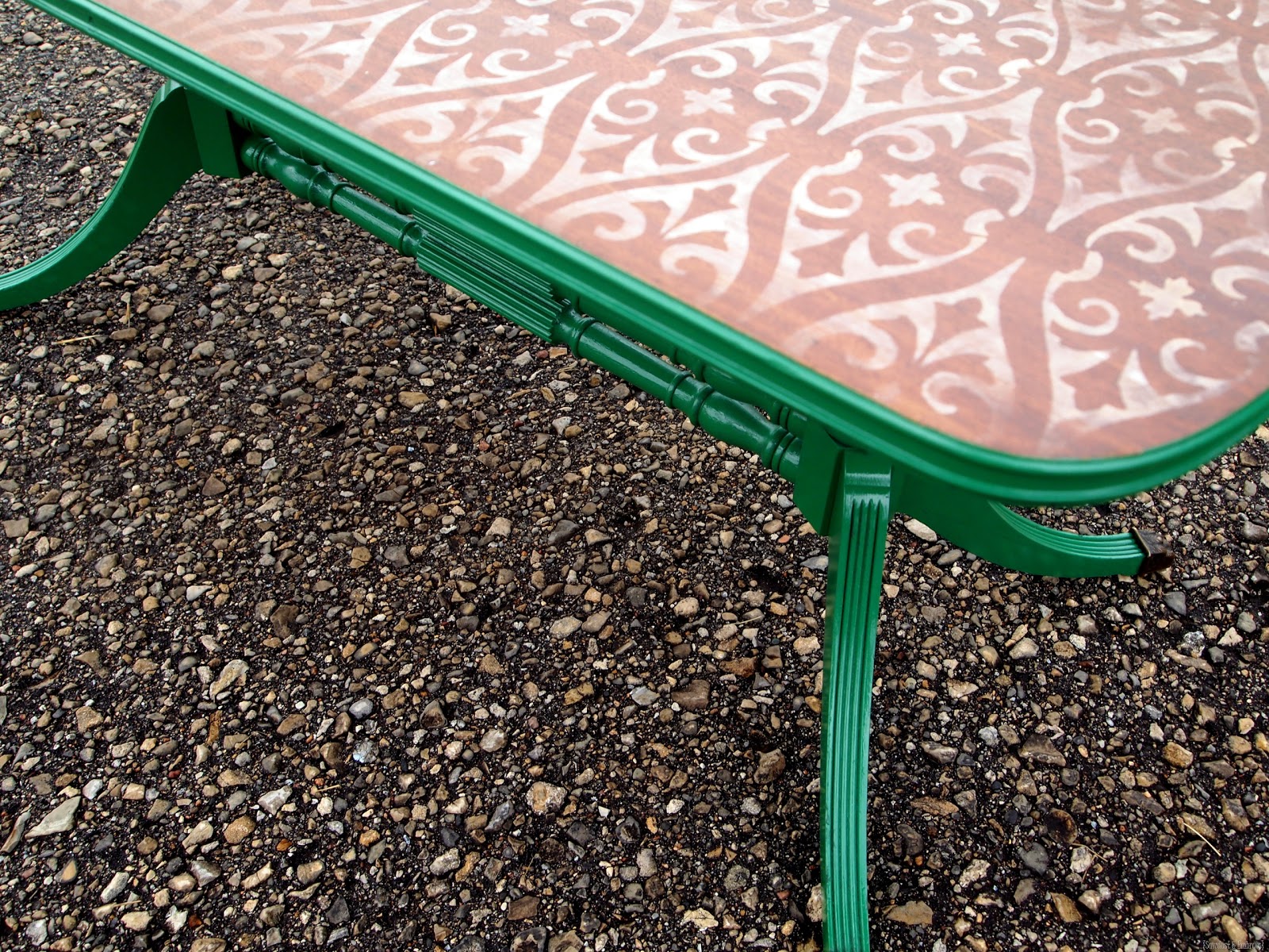 [Stencilled%2520%2526%2520Distressed%2520Coffee%2520Table%2520%257Bby%2520Sawdust%2520%2526%2520Embryos%257D%255B4%255D.jpg]