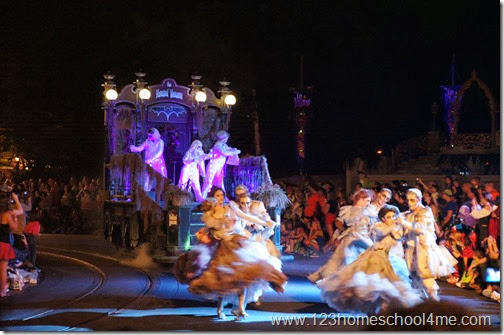 Haunted Mansion in Halloween Party Haunted Mansion in Halloween Party