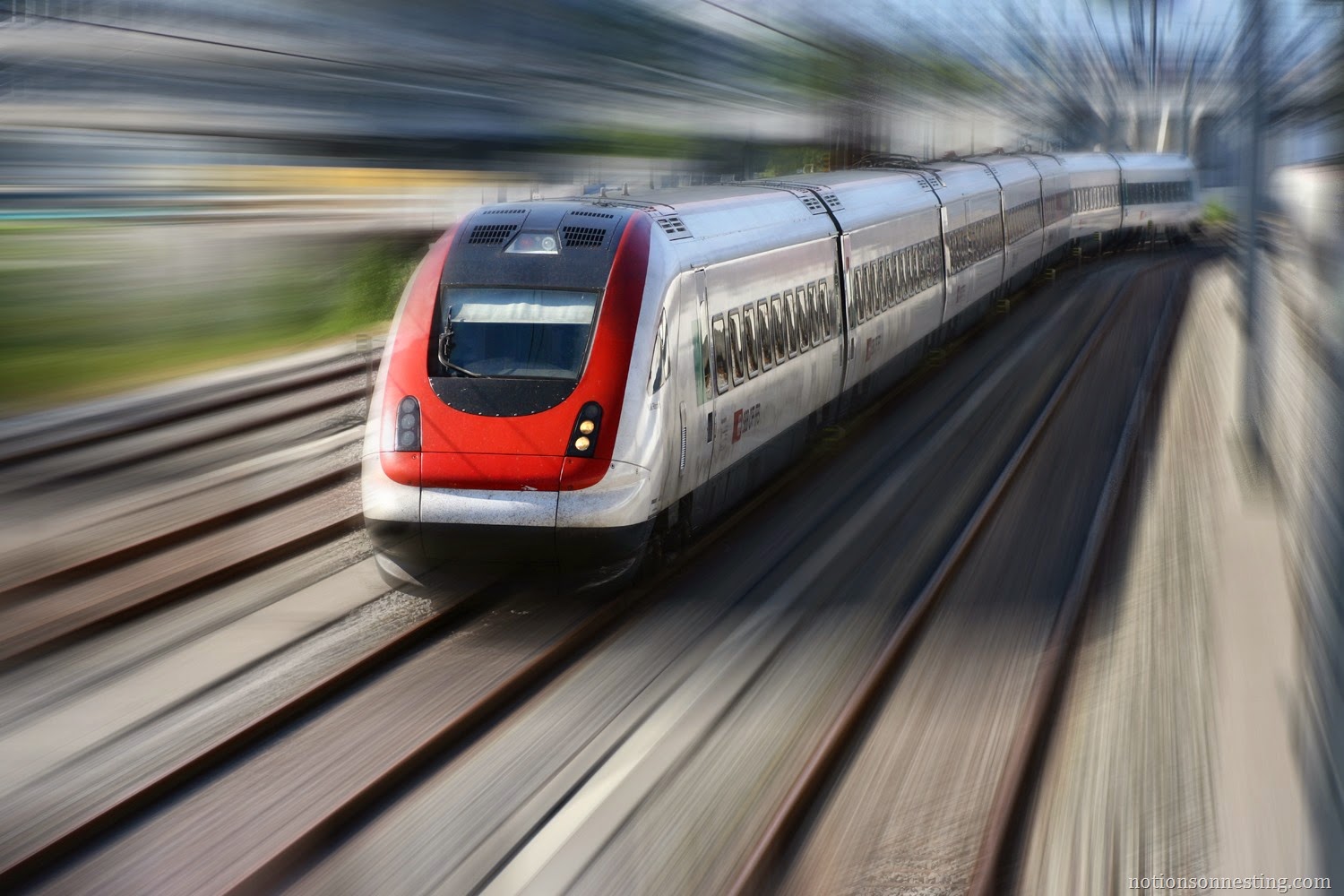 [fast-moving-train%255B2%255D.jpg]