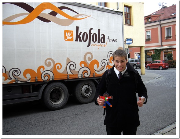 20111012-1 By a Kofola truck