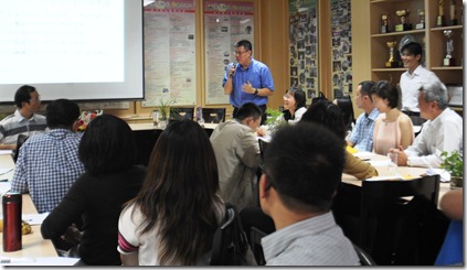 花蓮縣教專工作會議--新加坡陳龍良老師分享新加坡的教師專業發展制度