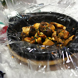 Cèpes cuits en papillote, jus truffé, pignons de pin. Là encore, cest une bonne poêlée de champignon, mais qui navait rien de particulièrement excitant.