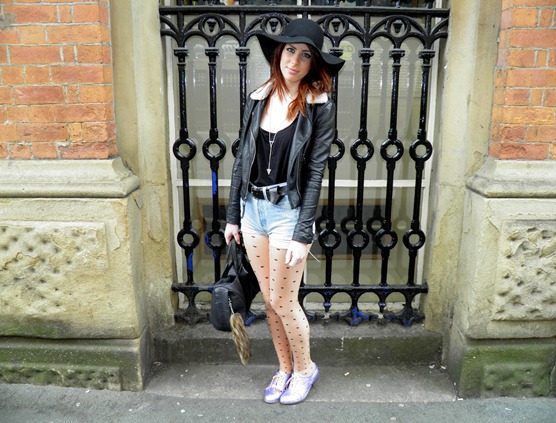 FLOPPY HAT 1