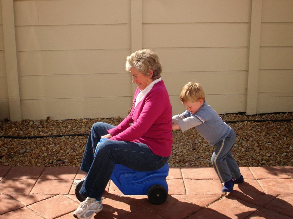 [Child_pushing_grandmother_on_plastic_tricycle%255B3%255D.jpg]