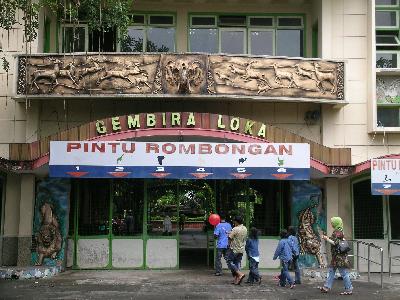 pintu-gerbang-gembiraloka