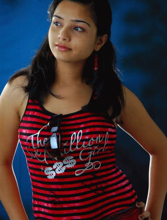 [yamini%2520new%2520pic%255B3%255D.jpg]