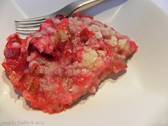 [easy-rhubarb-dessert2.png]
