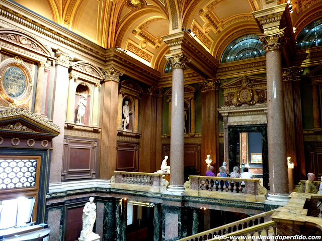 interior-fizwilliam-museum.JPG