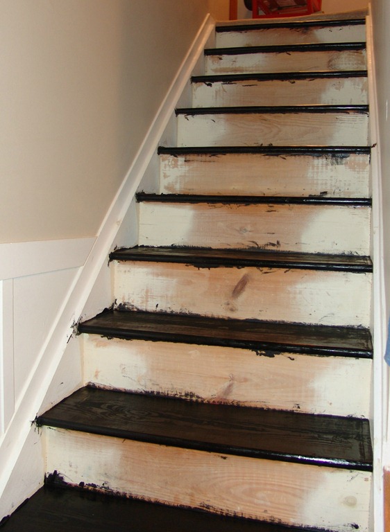 [stairs%2520stained%2520black%2520first%2520coat%255B6%255D.jpg]