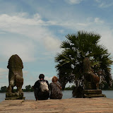 Devant le Temple de Sras Srang, sous les eaux en cette période de lannée