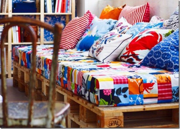 Upcycled-Shipping-Pallet-Creations-Shipping-Pallet-Sofa[1]