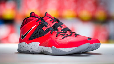 Closer Look at Nike Zoom LeBron Soldier VII “Miami Heat” | NIKE LEBRON - LeBron  James Shoes
