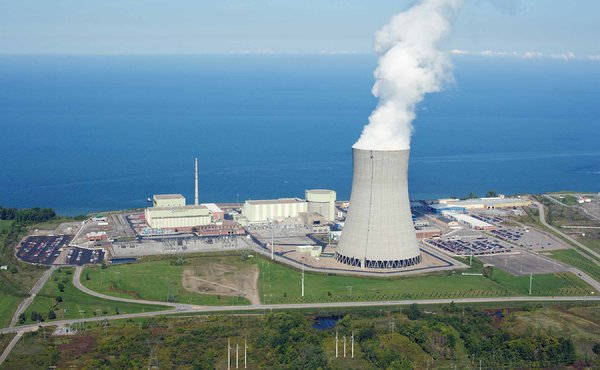 Officials have recommended that nuclear plants like Nine Mile Point in New York install new safety equipment, but the nuclear indiustry and its representatives in Congress are resisting. Photo: The New York Times