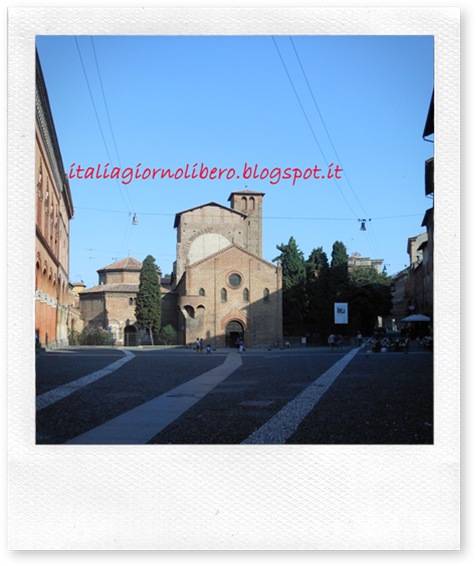 IGL Bologna centro, piazza Santo Stefano