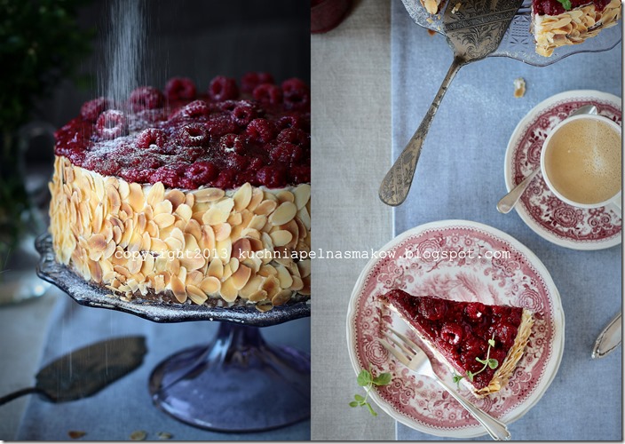 Biszkopt z o rzechami włoskimi przekładany mascarpone z bitą śmietaną i całymi orzechami włoskimi z malinami Biszkopt z o rzechami włoskimi przekładany mascarpone z bitą śmietaną i całymi orzechami włoskimi z malinami