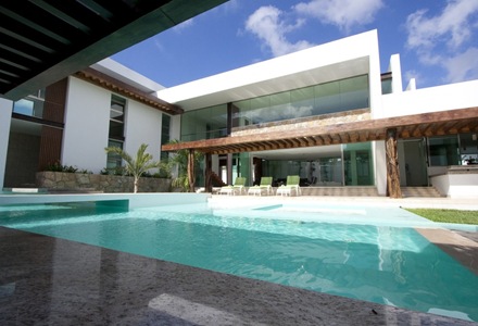 fachada-casa-los-troncos-punto-arquitectonico