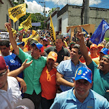 (31.07.12) Recorrimos junto a Henrique Capriles el estado Yaracuy, visitamos San Felipe, Guama, Sabana Larga, Urachiche y lo que encontramos fue gente y más gente que quiere cambio, gente que le apuesta al Progreso. Así que asumimos un compromiso: reactivar el sello Hecho en Venezuela para generar más empleo y bridarle oportunidades a más de 40 mil familias que viven en situación de pobreza. Pueblo x Pueblo en Yaracuy II