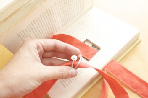 Papernstitch Vintage Book Wedding Ring Holder