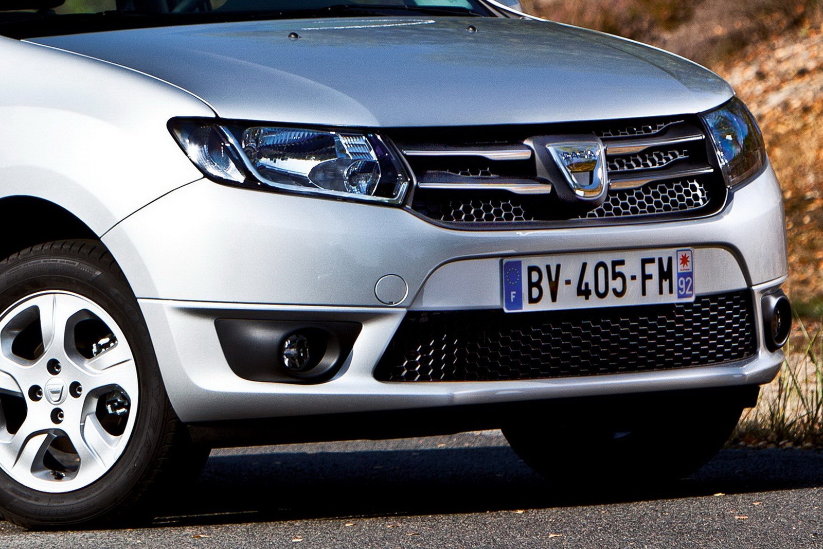 [Dacia-Sandero-Logan-2-08%255B2%255D.jpg]