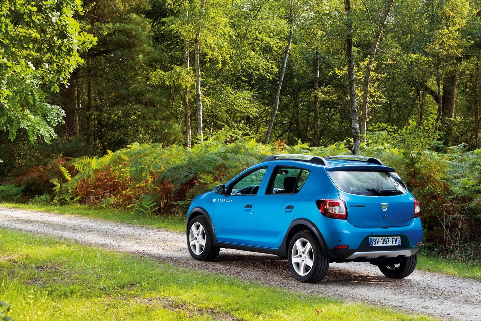 Dacia-Logan-Sandero-48[2].jpg