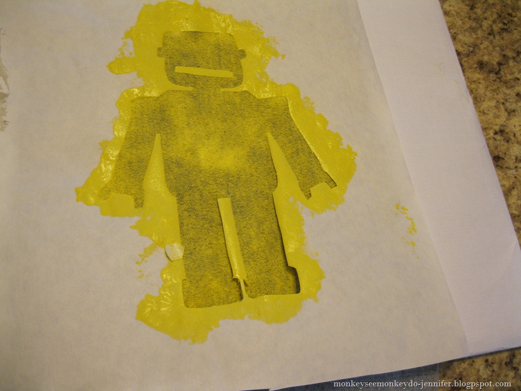 [freezer%2520paper%2520robot%2520stenciling%2520%25282%2529%2520-%2520Copy%255B3%255D.jpg]