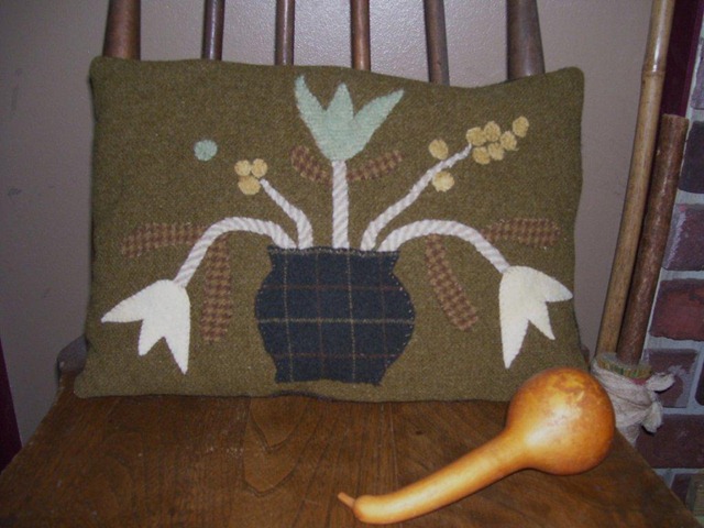 [pineberry%2520lane%2520pillow%255B3%255D.jpg]