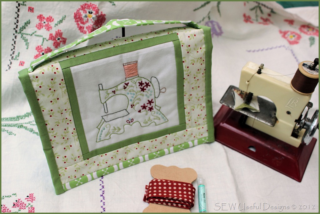 [Vintage%2520sewing%2520caddy%25202%255B12%255D.jpg]