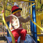 Spielplatz- Simona direkt vorm Rutschen.JPG