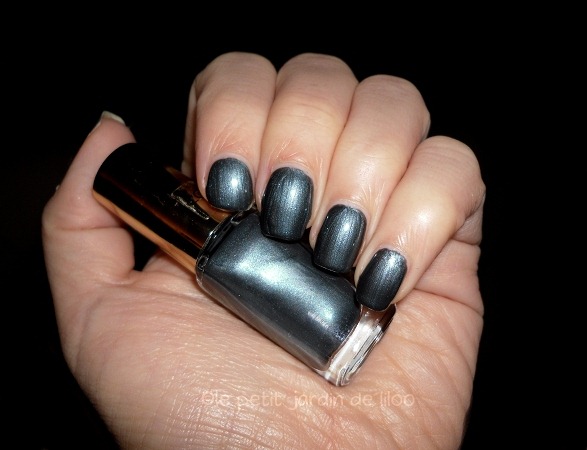 003-loreal-paris-color-riche-luxembourg-garden-mini-nail-polishes-review-swatches- 003-loreal-paris-color-riche-luxembourg-garden-mini-nail-polishes-review-swatches-