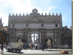 Entrance - Piazza de Popolo (Small)