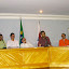 Foto tirada por ocasião da abertura da I Semana de Física Prof. José Maria Filardo Bassalo, setembro de 2002. Da esquerda para a direita: Manoel Januário, Assunção, Licurgo Peixoto de Brito, Bassalo, Alex Fiúza de Mello, Luís Carlos Crispino e Edmilson Moraes.