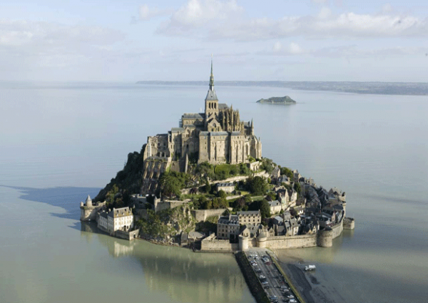 [mont-saint-michel_castle-600x4253.png]