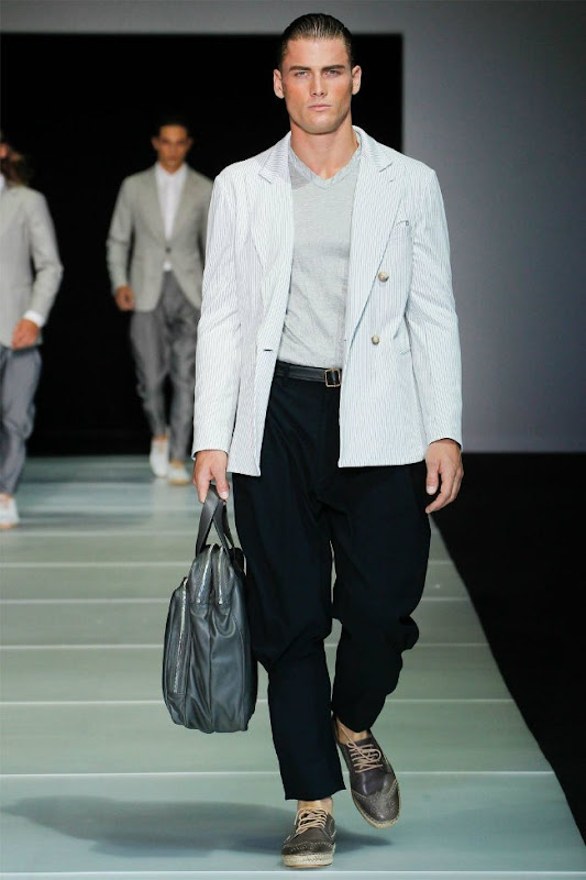 Milan Fashion Week Primavera 2012 - Giorgio Armani (20)