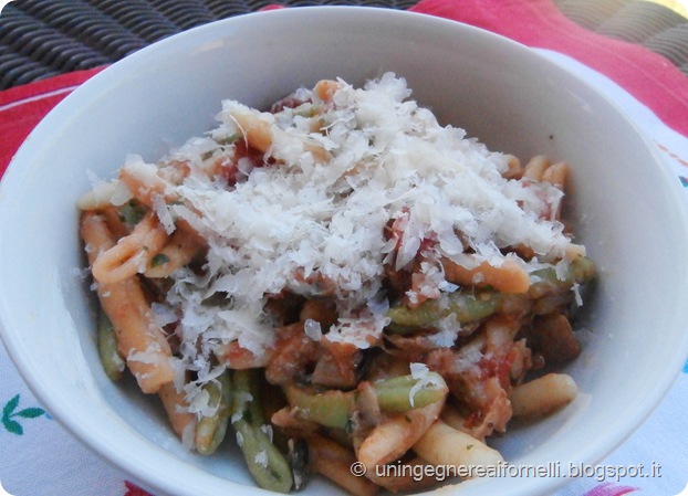 fusilli pasta pomodoro pecorini sarde melanzane