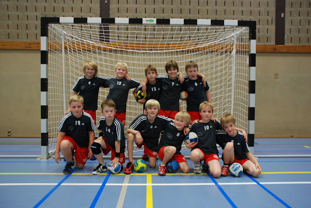 Welpen 2011  boven Axel De Man - Arthur Verhofstadt - Ewoud Van Ransbeeck - Amon Gielis - Thomas Merens  onder: Brent Van Vaerenberg - Jefke Hiel - Stijn Van Oudenhove - Quinten Cornelis - Staf Slembrouck - Maxim Merens