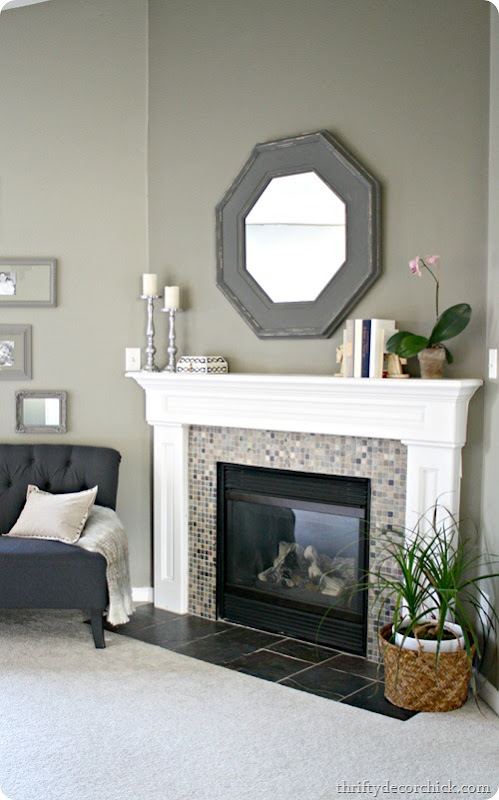 quick mantel redo from thrifty decor chick quick mantel redo from thrifty decor chick