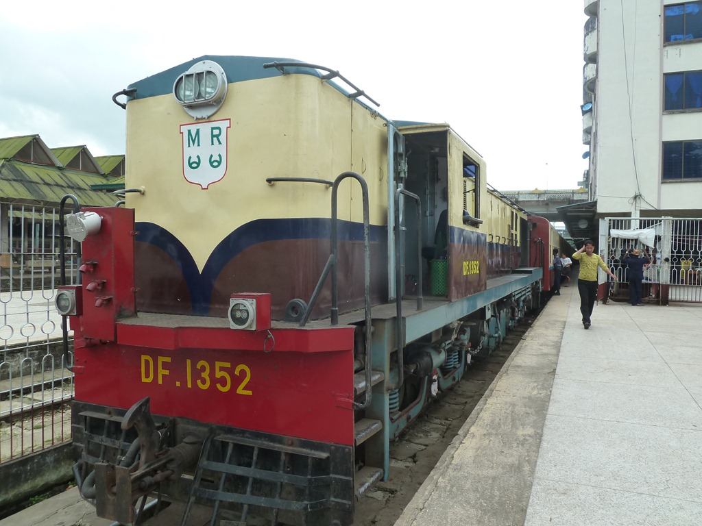 [Myanmar-Yangon-Railway-Station-12-Se%255B2%255D.jpg]